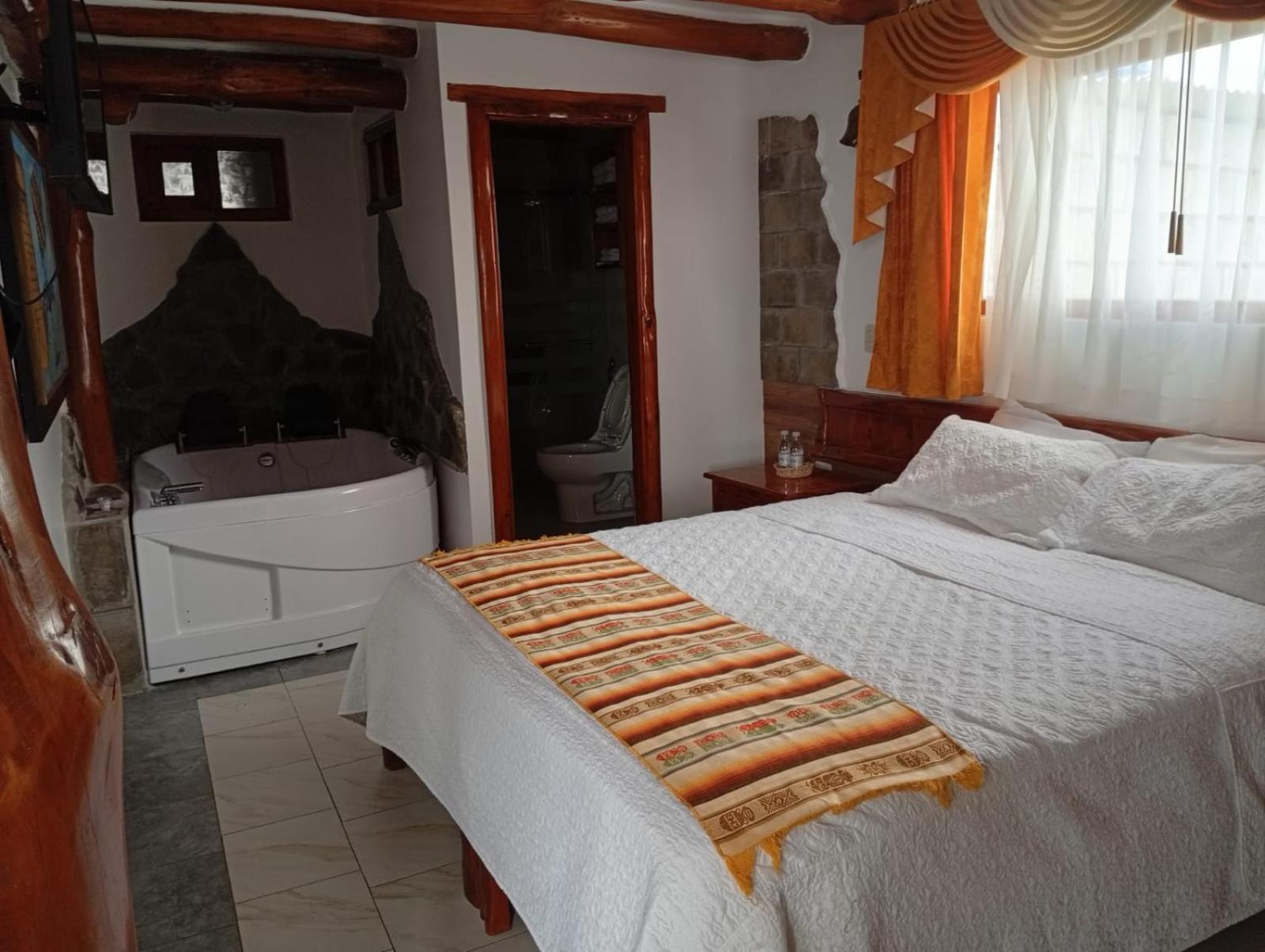 Hotel Maderanegra By Huasicama Latacunga Luaran gambar